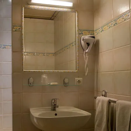 מלון Modern אנטיב